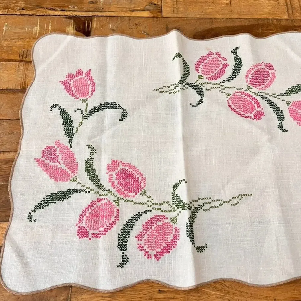 Vintage Linen Table Runner 15 x 37.5